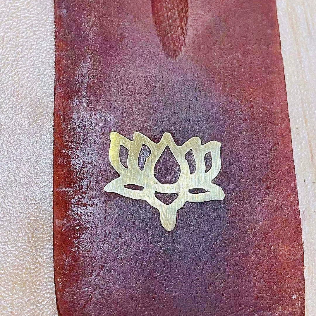 Incense holder made of acacia wood