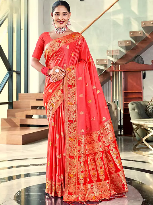 Ethnic Motifs Woven Design Silk Saree with Paisley Pallu and Tassels