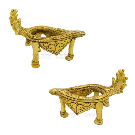 Puja Nagaraja Shank Stand in Brass